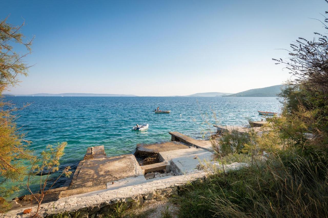 Apartments By The Sea Seget Vranjica, Trogir - 10328 Buitenkant foto